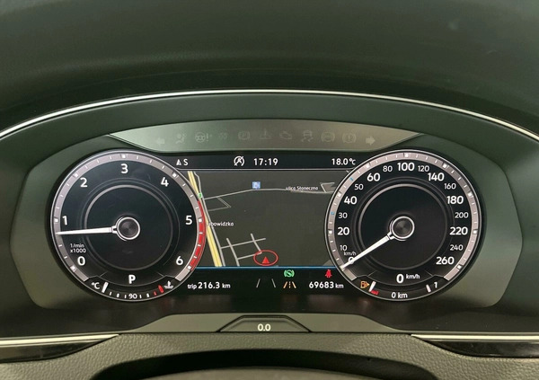 Volkswagen Passat cena 136900 przebieg: 69862, rok produkcji 2019 z Przemków małe 562